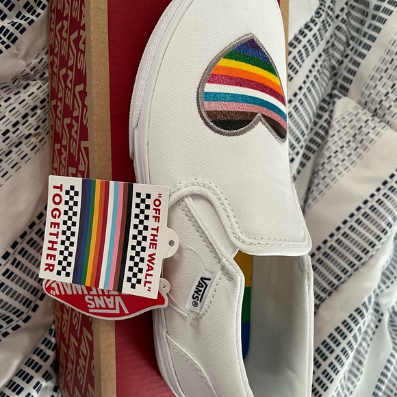 VANS Slip-Ons - Picture 2 of 5